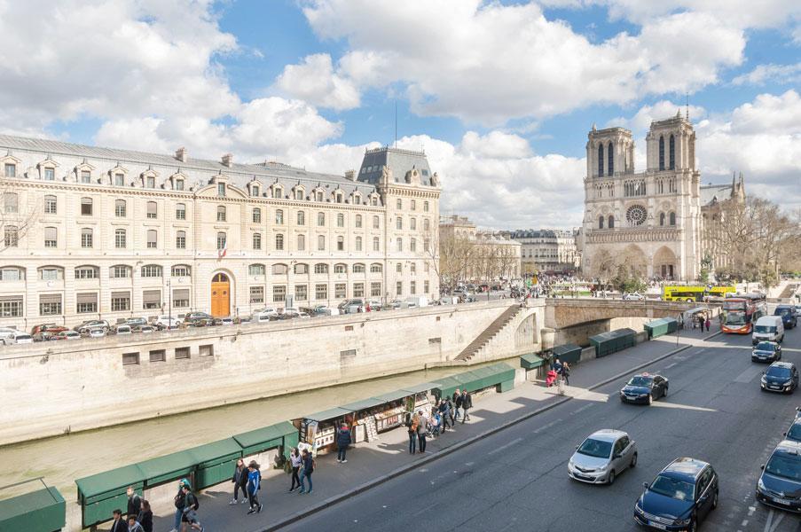 Two Bedroom Luxury Apartment - Balcony With View Of Notre Dame Parigi Esterno foto
